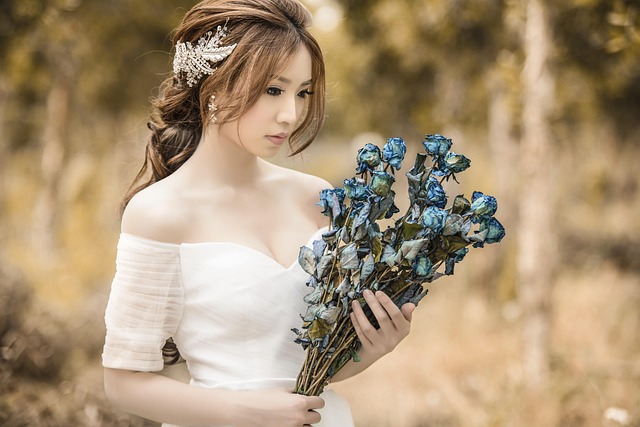 老公哭窮后給女同事送包，我用法律讓他后悔