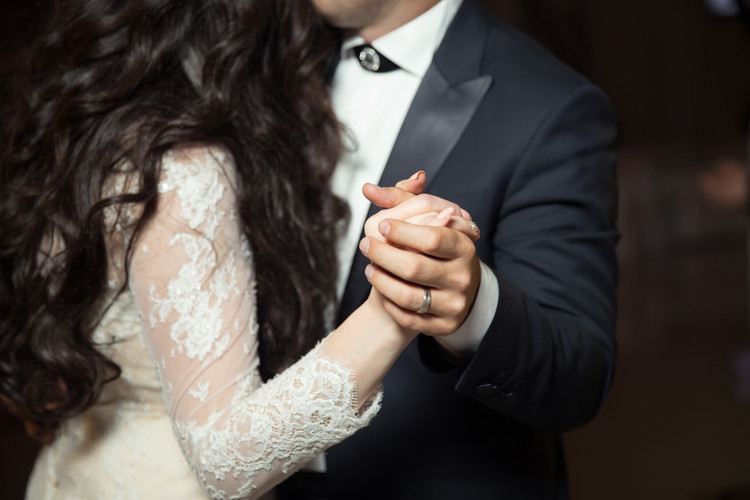 當(dāng)婚姻亮起紅燈，需要冷靜評估，思考婚姻未來的走向
