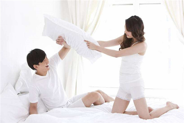 老公總是向著婆婆,我該離婚嗎(老公護著破婆婆說明了什么)