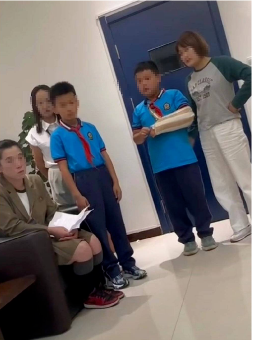 山西一4年級(jí)男生遭同班男生霸凌，工作組連夜進(jìn)駐！