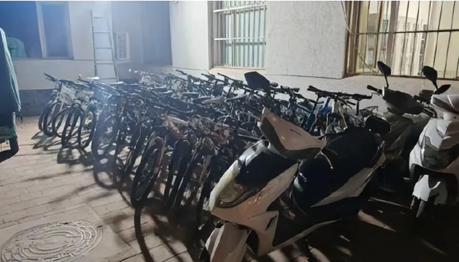 男子鐘情兩輪車偷43輛放院內(nèi)欣賞：愛偷東西是什么心理？